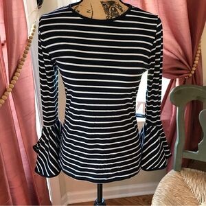 ▪️Blue & White Striped Top